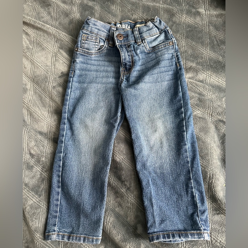 Osh Kosh Straigh Cut Jeans size 3T